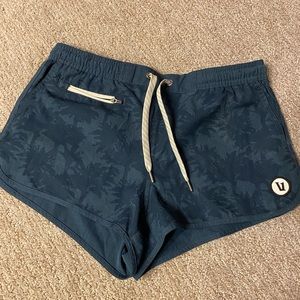 Vuori tavi short size small